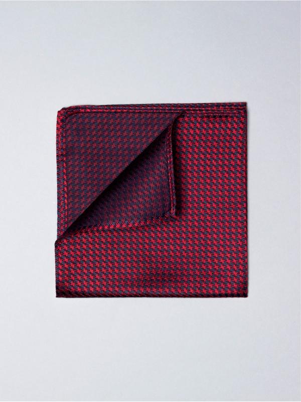 Pochette en soie tissée rouge à motifs géométriques