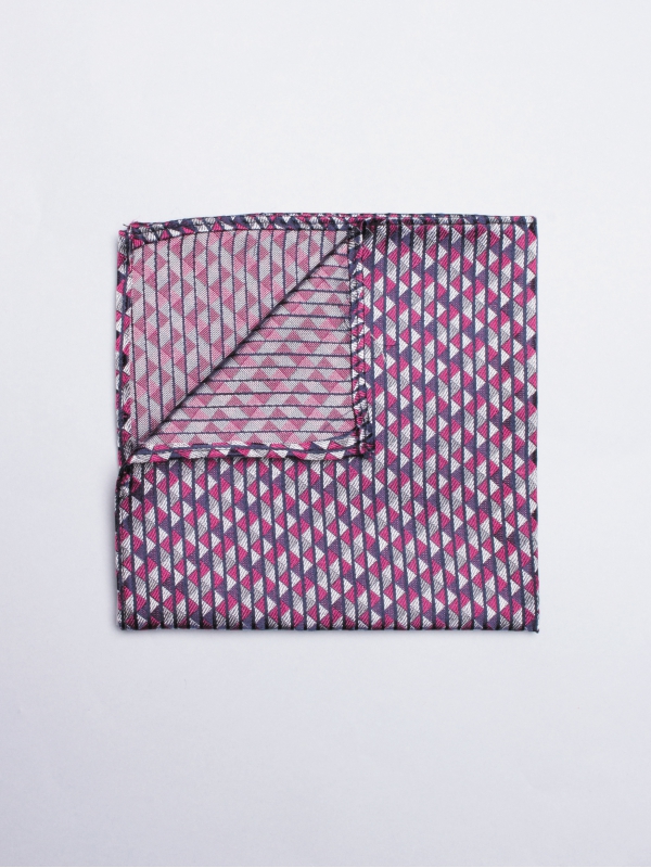 Pocket square with multicolored triangles 