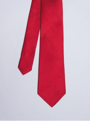Cravate unie rouge vermeil