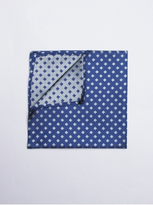Pochette bleue avec motifs carrés 