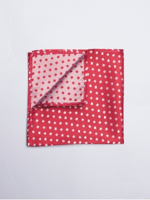 Pochette rouge avec motifs carrés 