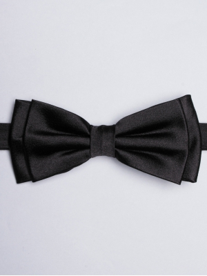 Plain black bow tie 