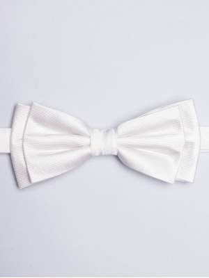 Plain white bow tie 