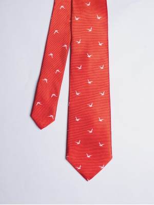 Cravate rouge vif avec motifs oiseaux marins