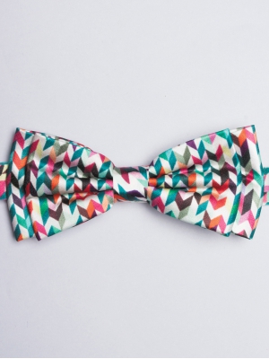 Bow tie with multicolor prints
