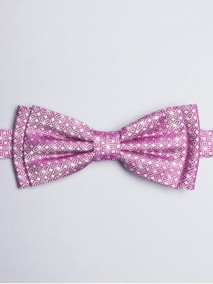 Pink bow tie with rosette patterns