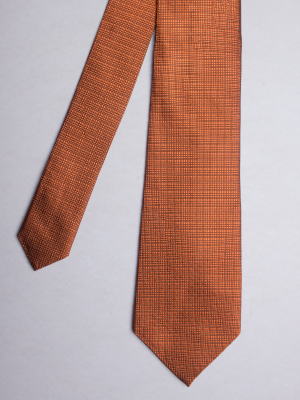 Orange tie with striated effect