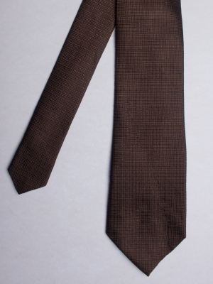 Brown tie with striated effect