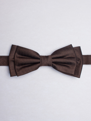 Brown bow tie with striated effect