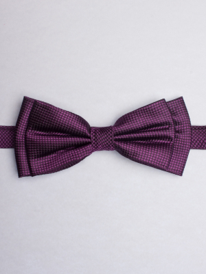 Fuchsia bow tie with emboss effect