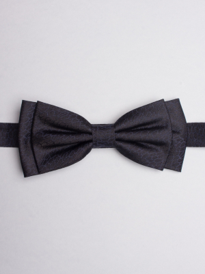 Black bow tie with scales patterns