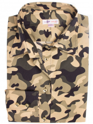 Women's fitted shirt with camouflage pattern
